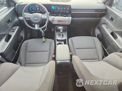 Zdjęcie 8 z 12 samochodu: 2025 HYUNDAI KONA SEL VIN:KM8HB3AB9SU301386 - miniatura