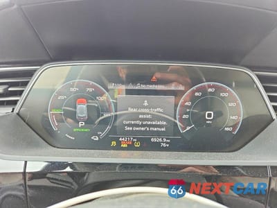 Zdjęcie 9 z 14 samochodu: 2021 AUDI E-TRON PREMIUM VIN:WA1AAAGE8MB038556 - miniatura
