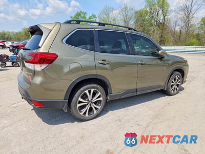 Trzecie zdjęcie samochodu z tyłu: 2022 SUBARU FORESTER LIMITED VIN:JF2SKAPC2NH422936 - miniatura