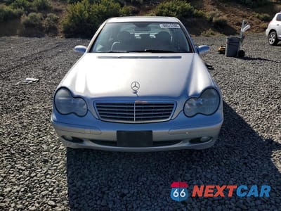 Piąte zdjęcie samochodu w środku: 2004 MERCEDES-BENZ C 240 4MATIC VIN:WDBRF81J64F502962 - miniatura