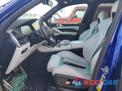 Zdjęcie 7 z 12 samochodu: 2021 BMW X5 M VIN:5YMJU0C06M9F60556 - miniatura