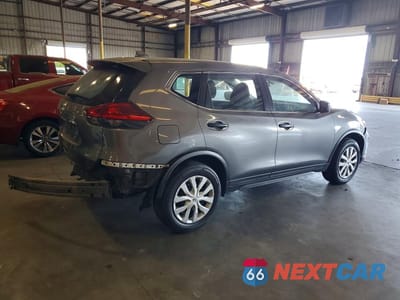 Trzecie zdjęcie samochodu z tyłu: 2017 NISSAN ROGUE S VIN:KNMAT2MV5HP513101 - miniatura