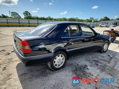 Trzecie zdjęcie samochodu z tyłu: 1995 MERCEDES-BENZ C 220 VIN:WDBHA22E1SF229693 - miniatura