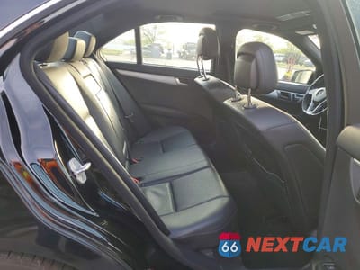 Zdjęcie 10 z 13 samochodu: 2014 MERCEDES-BENZ C 250 VIN:WDDGF4HB9EA930061 - miniatura