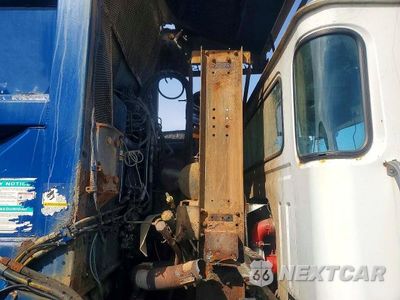 Zdjęcie 6 z 10 samochodu: 2012 AUTOCAR XPEDITOR REFUSE TRUCK VIN:5VCACLLE0CH213558 - miniatura
