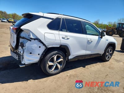 Trzecie zdjęcie samochodu z tyłu: 2021 TOYOTA RAV4 PRIME SE VIN:JTMAB3FV5MD047445 - miniatura
