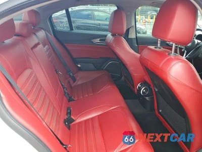 Zdjęcie 10 z 13 samochodu: 2019 ALFA ROMEO GIULIA TI VIN:ZARFAMBNXK7600497 - miniatura