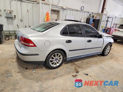 Trzecie zdjęcie samochodu z tyłu: 2003 SAAB 9 3 VIN:YS3FB45S031052063 - miniatura