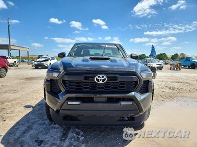 Piąte zdjęcie samochodu w środku: 2025 TOYOTA TACOMA TRD SPORT VIN:3TMKB5FN1SM035617 - miniatura