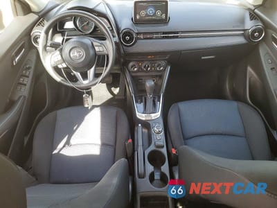 Zdjęcie 8 z 12 samochodu: 2016 SCION IA BASE VIN:3MYDLBZV2GY107104 - miniatura