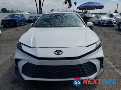 Piąte zdjęcie samochodu w środku: 2025 TOYOTA CAMRY SE VIN:4T1DAACK1SU528445 - miniatura