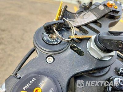 Zdjęcie 8 z 10 samochodu: 2018 YAMAHA YZFR1 VIN:JYARN39E3JA004043 - miniatura