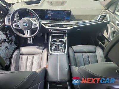 Zdjęcie 8 z 14 samochodu: 2023 BMW X7 M60I VIN:5UX33EM02P9R10717 - miniatura