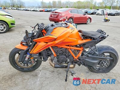 Trzecie zdjęcie samochodu z tyłu: 2026 KTM 1290 SUPER DUKE R VIN:VBKV39406TM910632 - miniatura