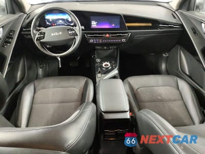 Zdjęcie 8 z 13 samochodu: 2023 KIA NIRO EV WIND VIN:KNDCR3L15P5028222 - miniatura