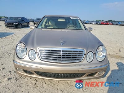 Piąte zdjęcie samochodu w środku: 2005 MERCEDES-BENZ E 320 VIN:WDBUF65J45A643164 - miniatura
