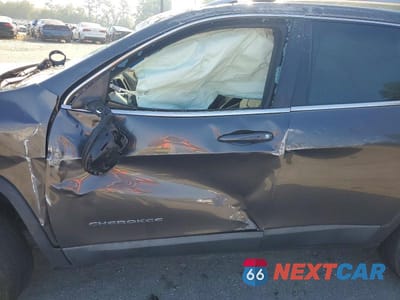 Zdjęcie 7 z 12 samochodu: 2019 JEEP CHEROKEE LATITUDE PLUS VIN:1C4PJLLB2KD482752 - miniatura