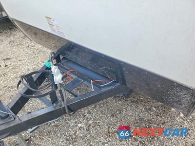 Zdjęcie 8 z 10 samochodu: 2018 WINNEBAGO MINI DROP CAMPER VIN:54CTW1G13J3039620 - miniatura