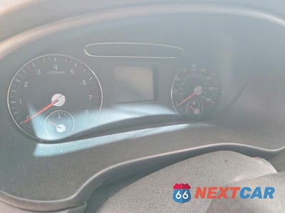 Zdjęcie 9 z 14 samochodu: 2017 KIA SORENTO LX V6 VIN:5XYPG4A59HG272709 - miniatura