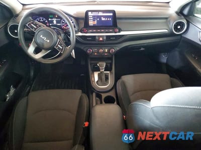 Zdjęcie 8 z 12 samochodu: 2024 KIA FORTE LXS VIN:3KPF24AD2RE724726 - miniatura