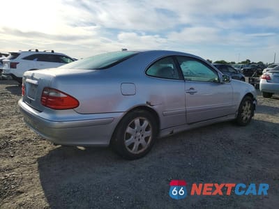 Trzecie zdjęcie samochodu z tyłu: 2000 MERCEDES-BENZ CLK 320 VIN:WDBLJ65GXYF157240 - miniatura