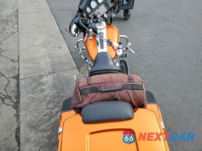 Zdjęcie 6 z 9 samochodu: 2014 HARLEY-DAVIDSON FLHXS STREET GLIDE SPECIAL VIN:1HD1KRM30EB671167 - miniatura