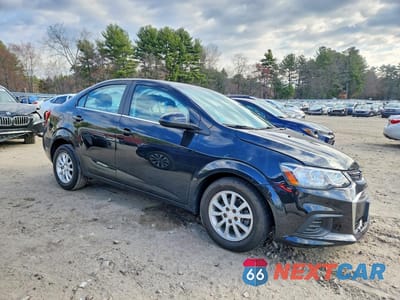 Czwarte zdjęcie samochodu z boku: 2017 CHEVROLET SONIC VIN:1G1JD5SG7H4105261 - miniatura