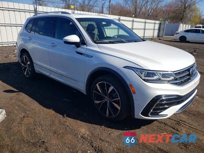 Czwarte zdjęcie samochodu z boku: 2024 VOLKSWAGEN TIGUAN SEL R-LINE BLACK VIN:3VV4B7AX5RM160208 - miniatura