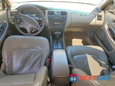 Zdjęcie 8 z 13 samochodu: 2002 HONDA ACCORD EX VIN:1HGCG165X2A003732 - miniatura