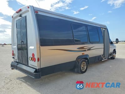 Trzecie zdjęcie samochodu z tyłu: 2011 FORD E450 SHUTTLE BUS VIN:1FDXE4FS5BDB34834 - miniatura