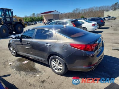 Drugie zdjęcie samochodu z przodu: 2013 KIA OPTIMA LX VIN:5XXGM4A73DG155457 - miniatura