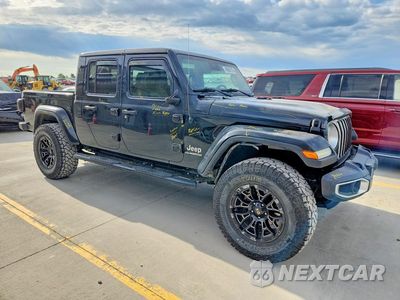 Czwarte zdjęcie samochodu z boku: 2020 JEEP GLADIATOR OVERLAND VIN:1C6HJTFGXLL149418 - miniatura