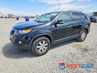 2013 KIA SORENTO LX 5XYKT3A66DG423427 - główne zdjęcie licytacji z USA - miniatura