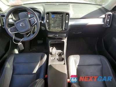 Zdjęcie 8 z 14 samochodu: 2020 VOLVO XC40 T5 MOMENTUM VIN:YV4162UK0L2325943 - miniatura