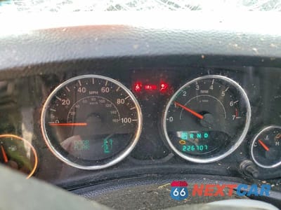 Zdjęcie 9 z 12 samochodu: 2013 JEEP WRANGLER UNLIMITED SAHARA VIN:1C4BJWEG8DL663464 - miniatura