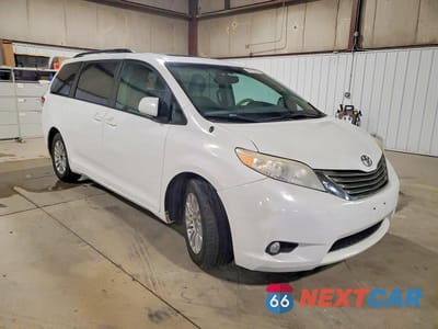 Czwarte zdjęcie samochodu z boku: 2011 TOYOTA SIENNA XLE 8-PASSENGER VIN:5TDYK3DC3BS117848 - miniatura