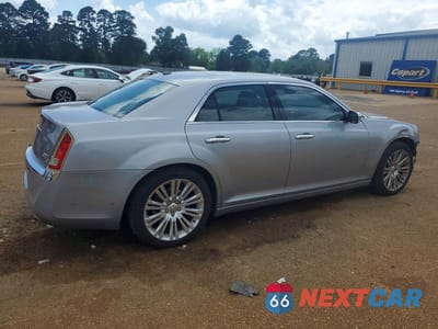 Trzecie zdjęcie samochodu z tyłu: 2011 CHRYSLER 300C VIN:2C3CA6CT3BH523583 - miniatura