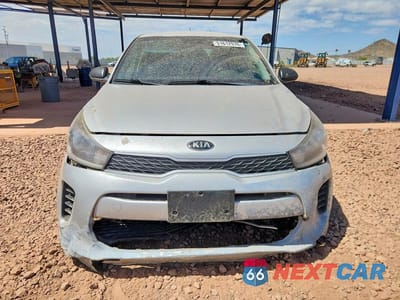 Piąte zdjęcie samochodu w środku: 2018 KIA RIO 5-DOOR LX VIN:3KPA25AB2JE088828 - miniatura