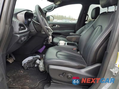 Zdjęcie 7 z 14 samochodu: 2025 CHRYSLER PACIFICA HYBRID SELECT VIN:2C4RC1S71SR567180 - miniatura