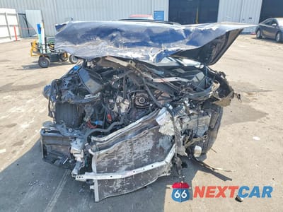 Piąte zdjęcie samochodu w środku: 2022 BMW M550XI VIN:WBA13BK09NCH59451 - miniatura