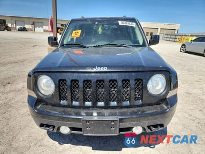 Piąte zdjęcie samochodu w środku: 2016 JEEP PATRIOT SPORT VIN:1C4NJRBB7GD573289 - miniatura