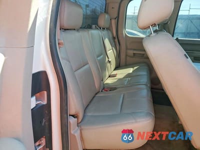 Zdjęcie 10 z 12 samochodu: 2010 GMC SIERRA K1500 SLE VIN:1GTSKVE38AZ194678 - miniatura