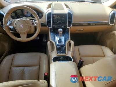 Zdjęcie 8 z 14 samochodu: 2011 PORSCHE CAYENNE S VIN:WP1AB2A26BLA54803 - miniatura
