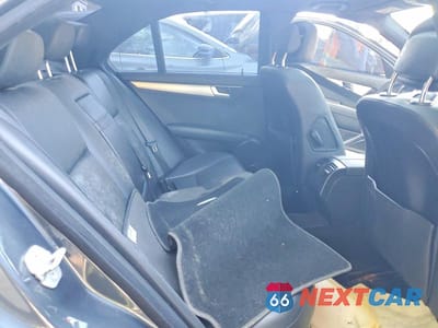 Zdjęcie 10 z 12 samochodu: 2013 MERCEDES-BENZ C 250 VIN:WDDGF4HB9DR259880 - miniatura