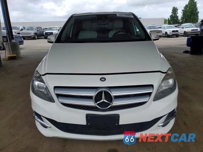 Piąte zdjęcie samochodu w środku: 2017 MERCEDES-BENZ B 250E VIN:WDDVP9AB7HJ013278 - miniatura
