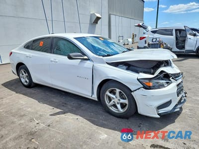 Czwarte zdjęcie samochodu z boku: 2018 CHEVROLET MALIBU LS VIN:1G1ZB5ST5JF104562 - miniatura