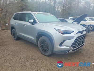 Czwarte zdjęcie samochodu z boku: 2024 TOYOTA GRAND HIGHLANDER XLE VIN:5TDAAAB57RS069097 - miniatura