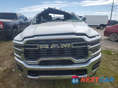 Piąte zdjęcie samochodu w środku: 2026 RAM 3500 VIN:3C63R3CL4TG193285 - miniatura