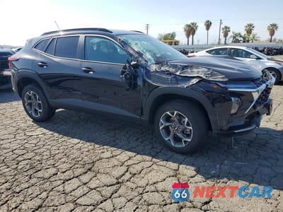 Czwarte zdjęcie samochodu z boku: 2026 CHEVROLET TRAX 1LT VIN:KL77LHEP9TC088931 - miniatura