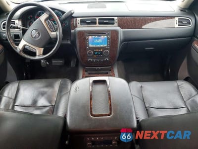 Zdjęcie 8 z 13 samochodu: 2011 GMC YUKON XL DENALI VIN:1GKS2MEF5BR315712 - miniatura